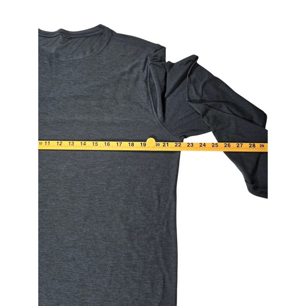 Vuori Strato T-Shirt Men's XL Navy Heather Long Sleeve Tech Stretch Gym Running - Picture 4 of 6